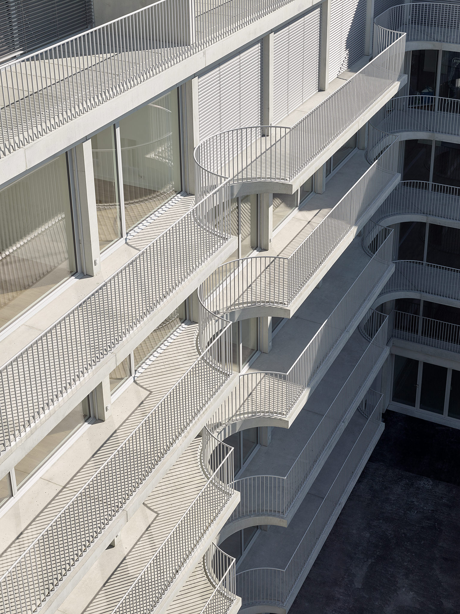 E18672 Alpa 077897 SCREEN